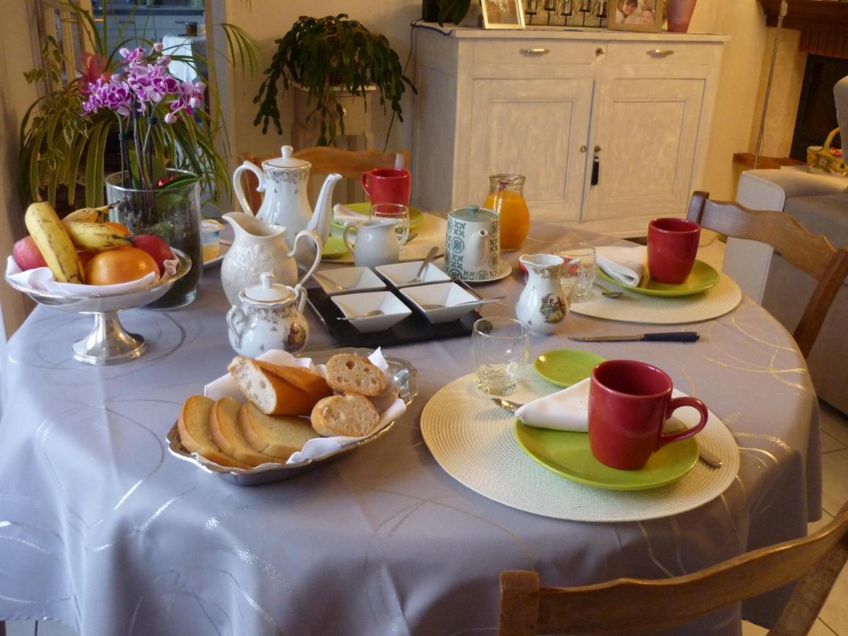 Beaulieu-sur-Sonnette Les Hirondelles Du Paradis 6 Rue Des Oiseaux Bed & Breakfast エクステリア 写真